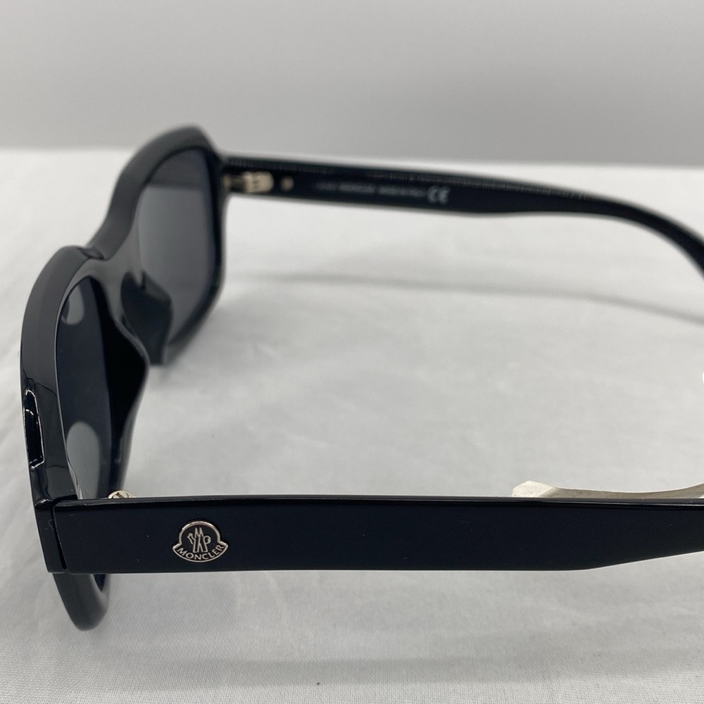 Moncler Black Sunglasses Rectangular Shape Uv Pro… - image 3